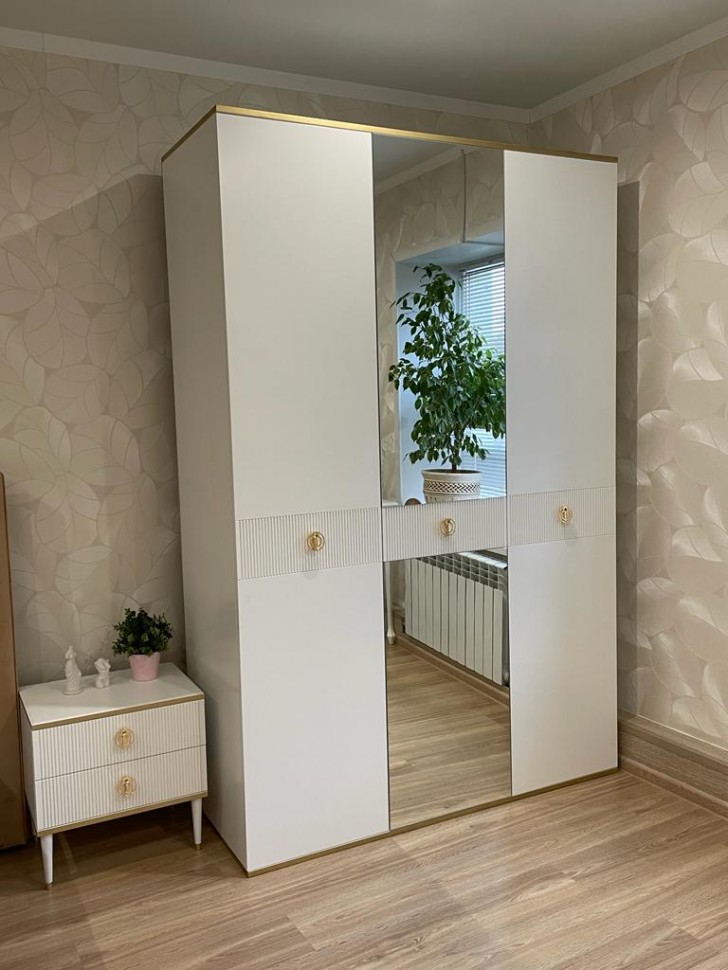 Шкаф Глория 3-х створчатый Шкаф Глория 3-х створчатый